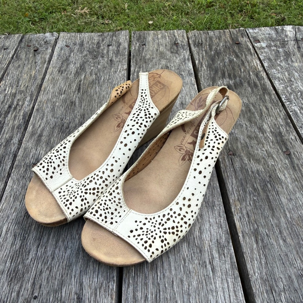 Pikolinos Womens Ivory Perforated Leather Wedge Slingback Sandals Size 37